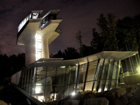 Villa di Naomi Campbell a forma di astronave by Zaha Hadid