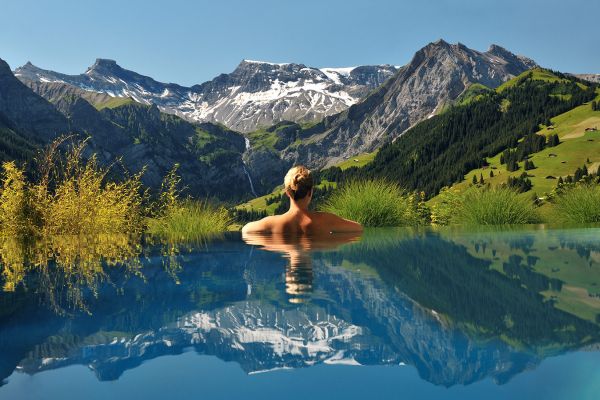 Le 10 piscine di hotel e resort più belle del mondo