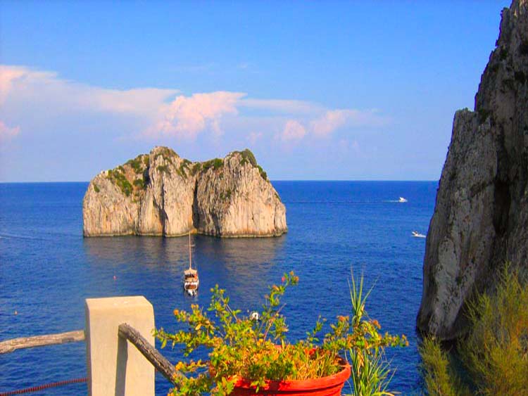 Ville da sogno a Capri con vista sui faraglioni a 4.950 milioni di euro