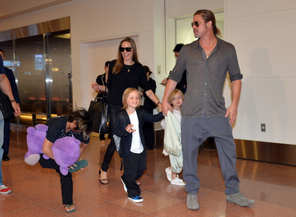 brad regala angelina jet privato