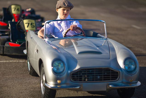 Aston Martin Mini, la vettura per bambini da 27 mila dollari