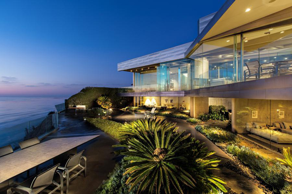The Crescent House, la casa sull'oceano da 11 milioni di dollari