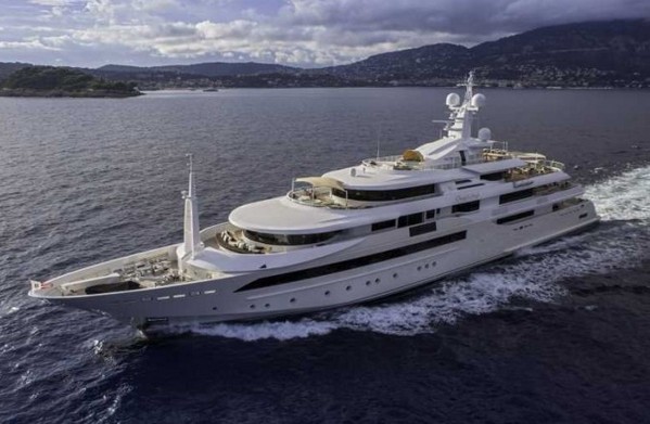 Yacht di lusso, CRN Chopi Chopi vince "The World Superyachts Awards"