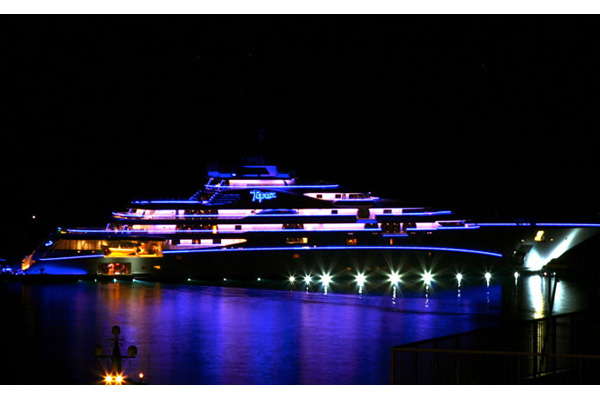 Super Yacht The Topaz