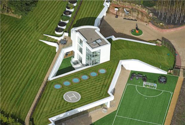 Balotelli compra casa: villa con eliporto a Liverpool