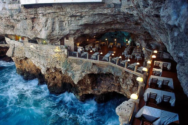 La top 15 dei ristoranti con vista mare più belli al mondo