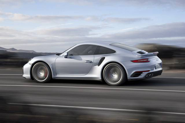 In arrivo le nuove Porsche 911 Turbo e 911 S