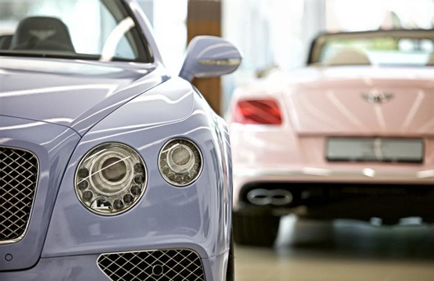 Bentley e Pantone, le auto Rose Quartz e Serenity