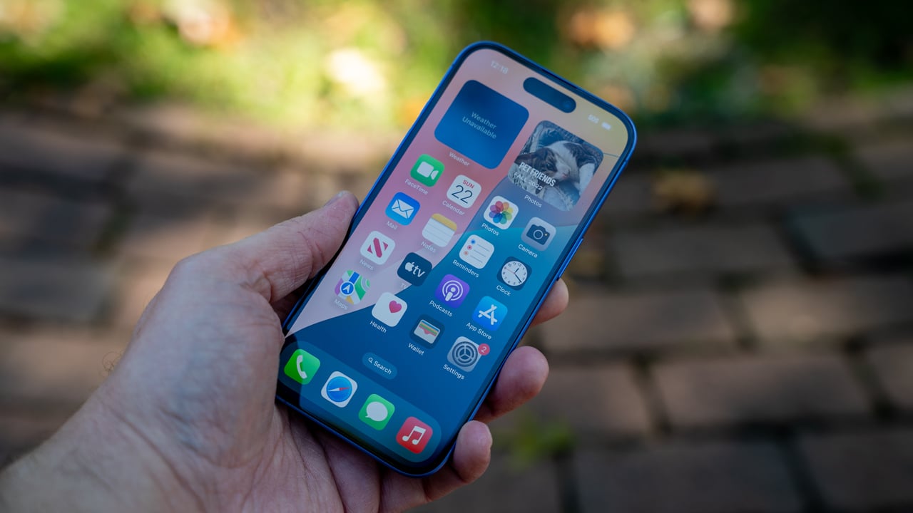 iPhone 16